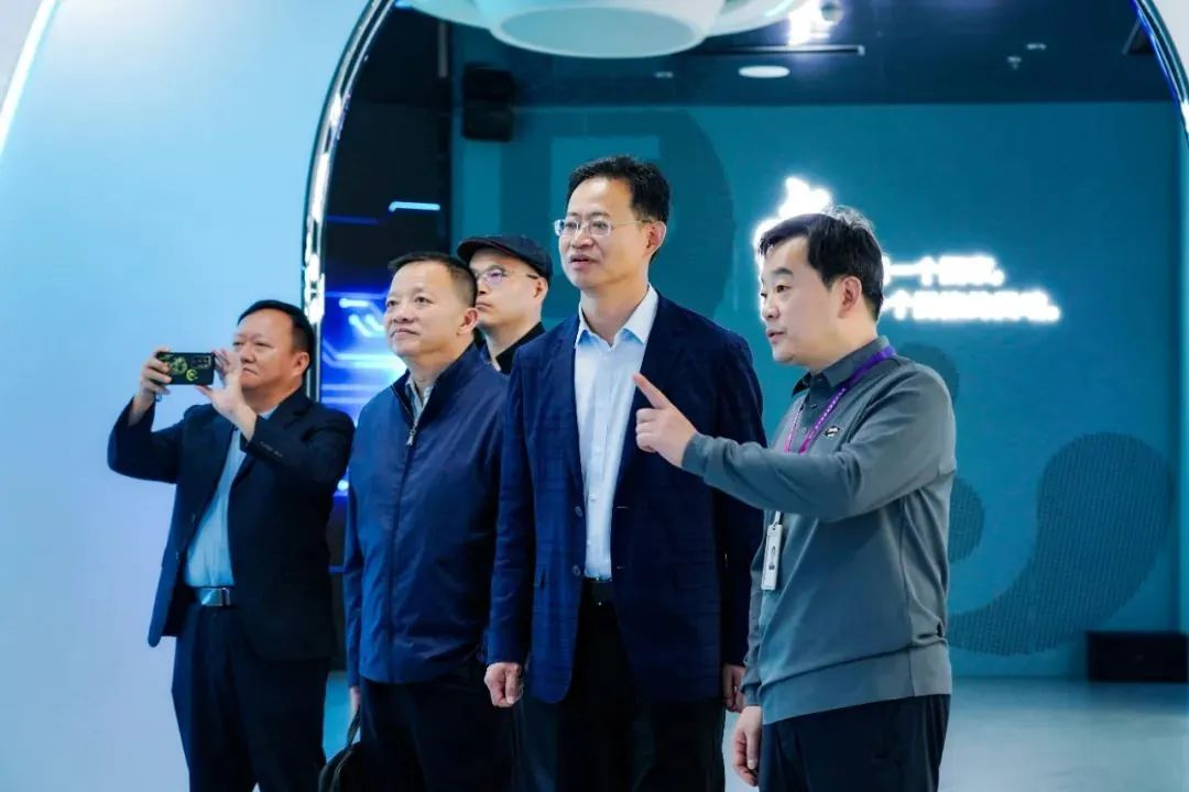 国家广电总局发展研究中心一行赴ng28.com励丰文化调研指导